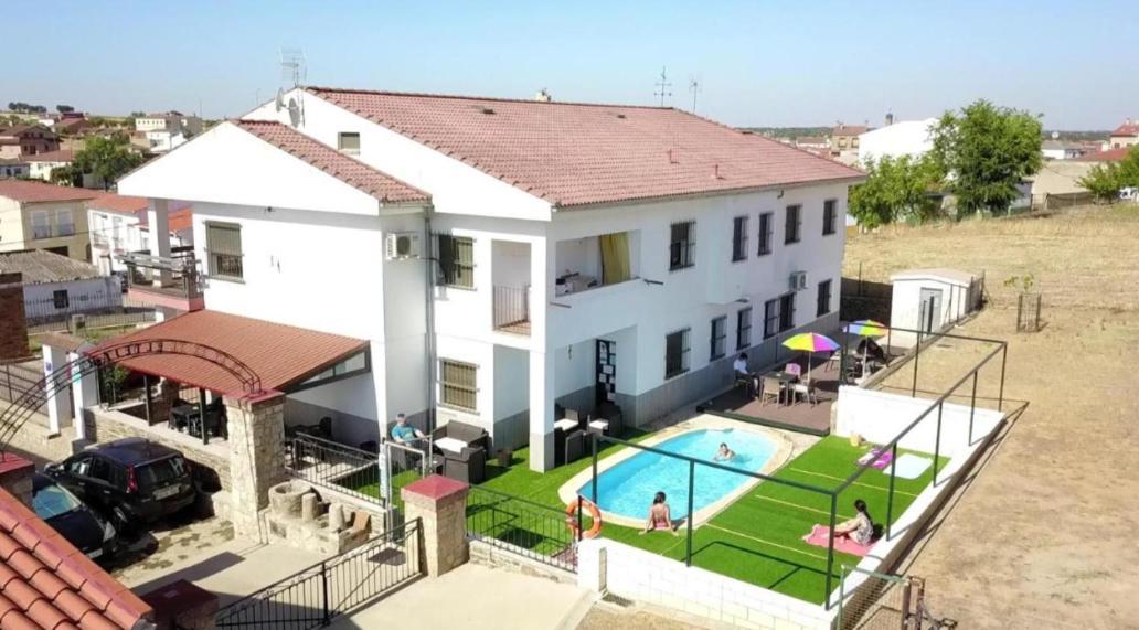 Apartamento Loft La Encina Torrejón el Rubio Exterior foto